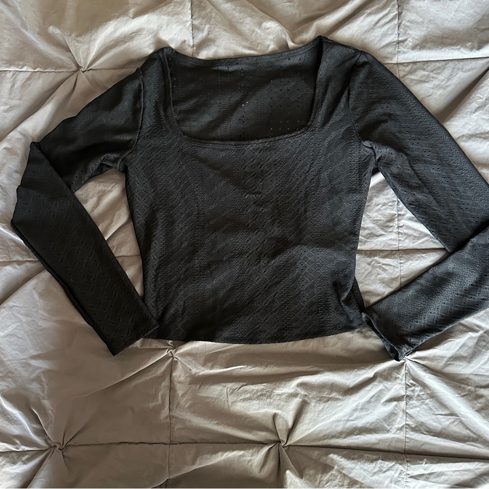 Hollister Womens Small Elegant Black Cropped Long Sleeve Top
